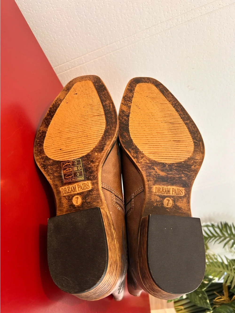 Dream Pairs Size 7 Brown Embroidered Western Short Boots - Picture 12 of 12